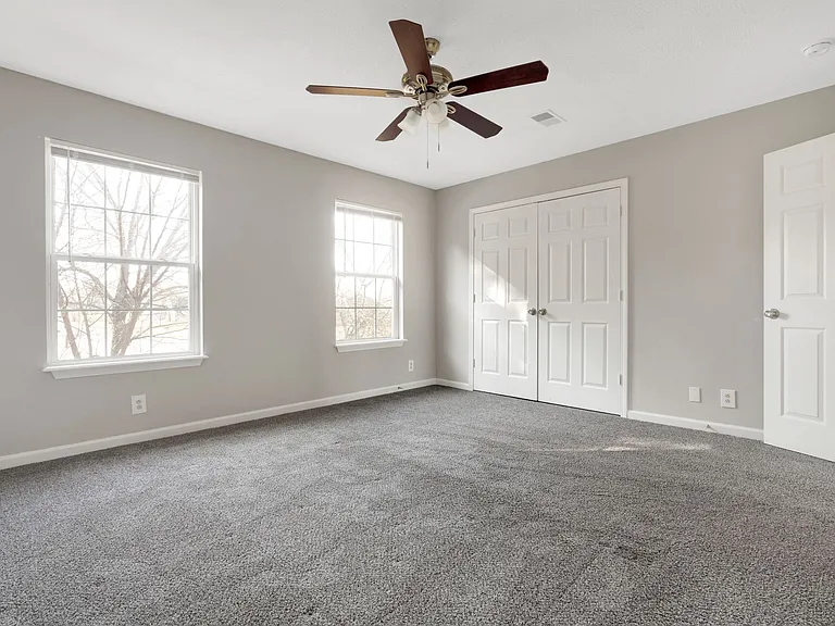 550 New South Dr — Photo 5