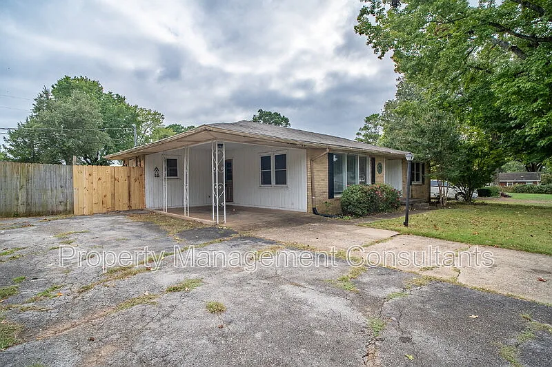 1004 Ford Ave