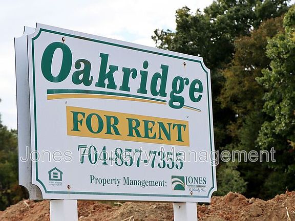 2nd image of 2676 White Oak Ln