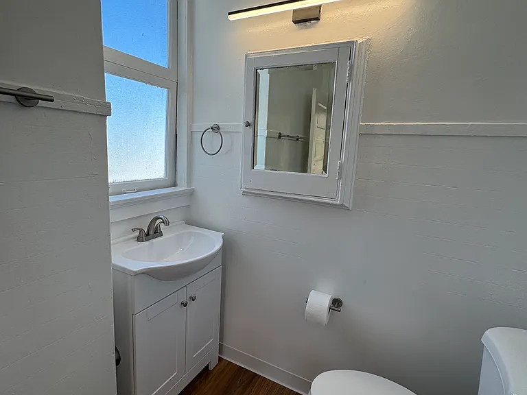 733 Fillmore St #16 — Photo 8