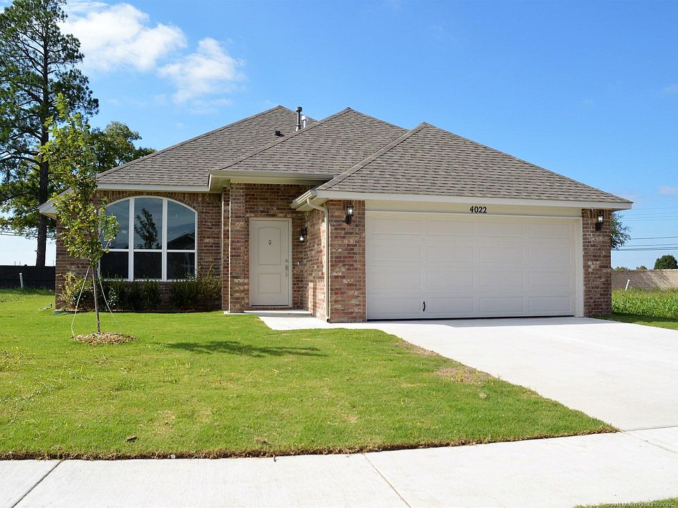 1st image of 4022 S 209th Ct E