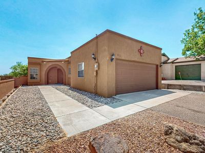 913 Charles Dr NE, Rio Rancho, NM, 87144