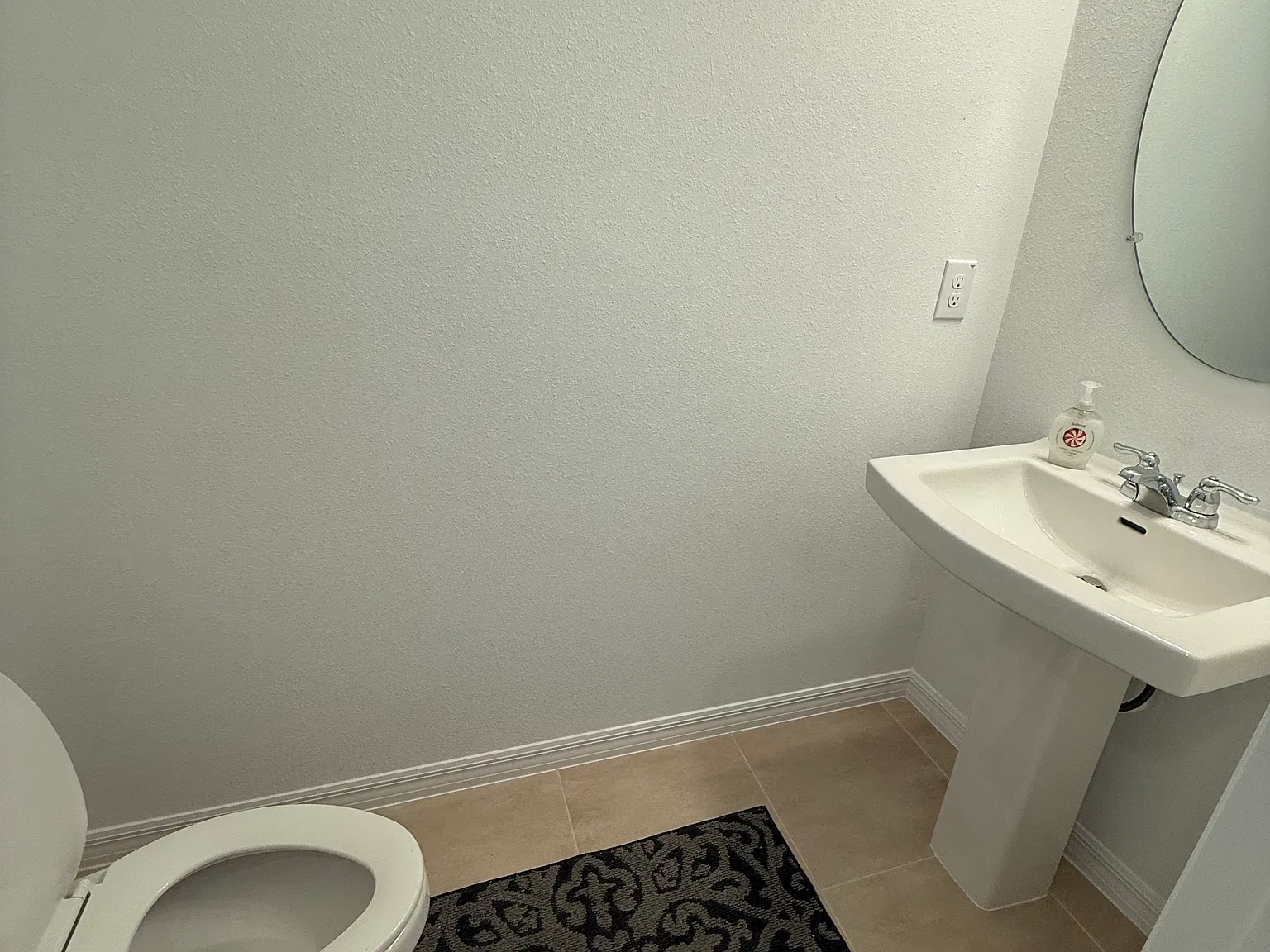 3 bed, 2.5 bath, 1600 sqft, $2,500 — Photo 4