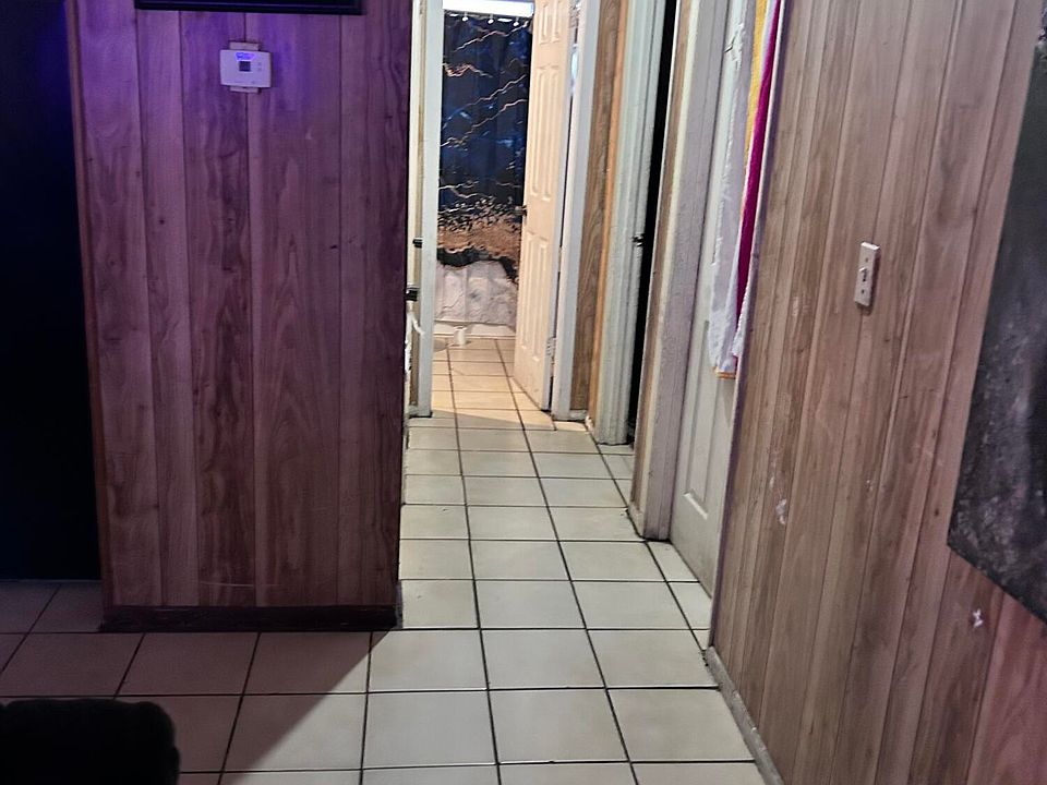 2nd image of 1106 Virginia Avenue