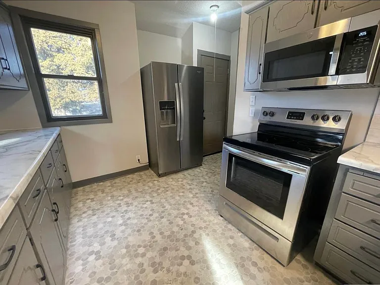 2586 Titus Ave — Photo 17