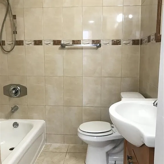 730 Bergen Ave #4 — Photo 5
