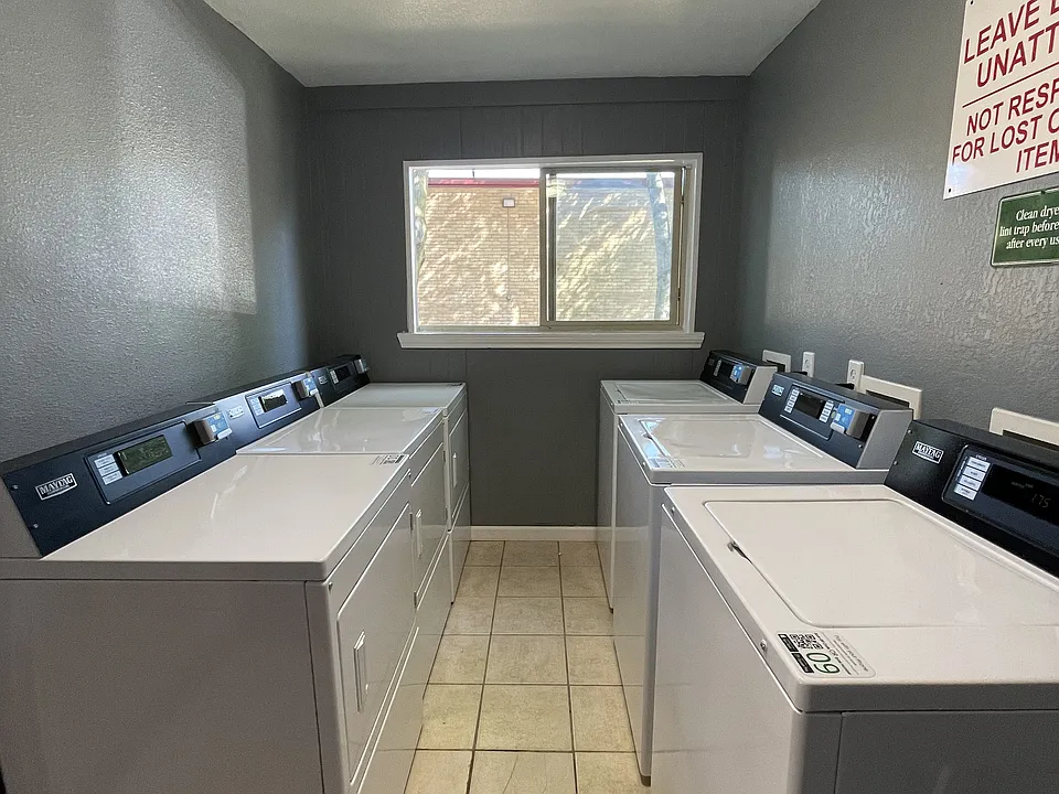El Jardin Apartments