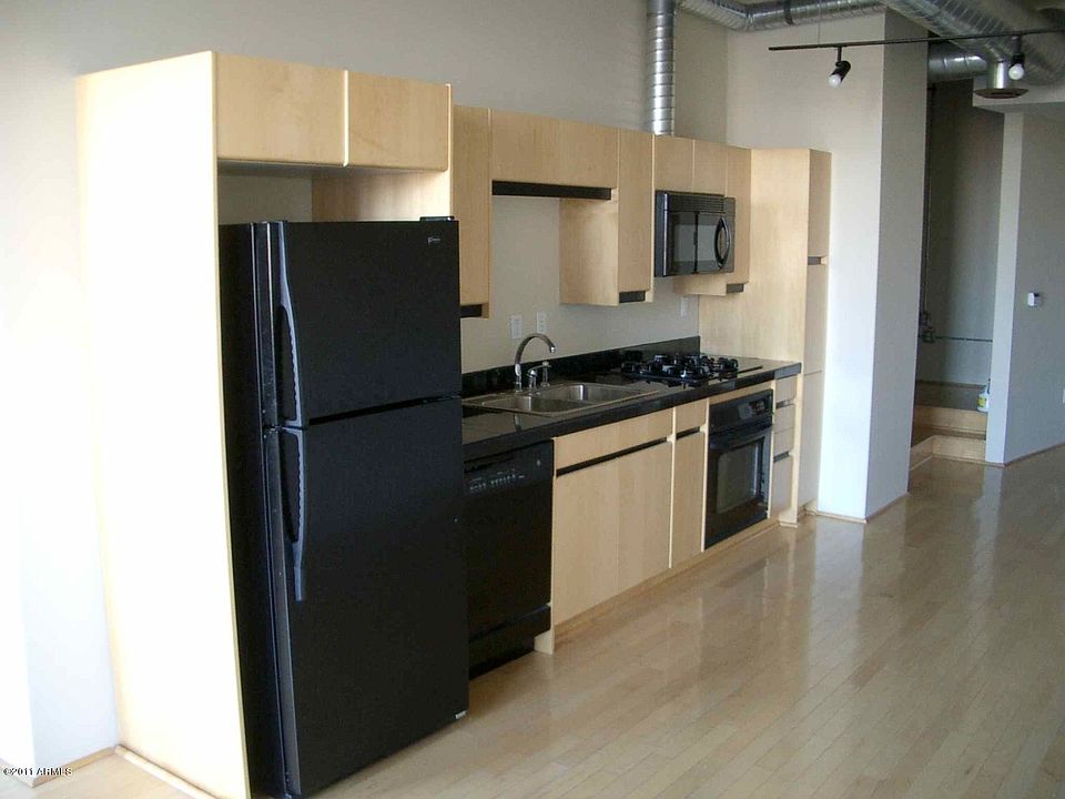 2nd image of 21 6th St #517