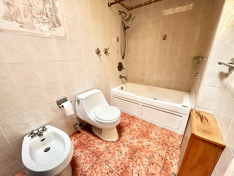 24XX E 26th St #2 — Photo 16