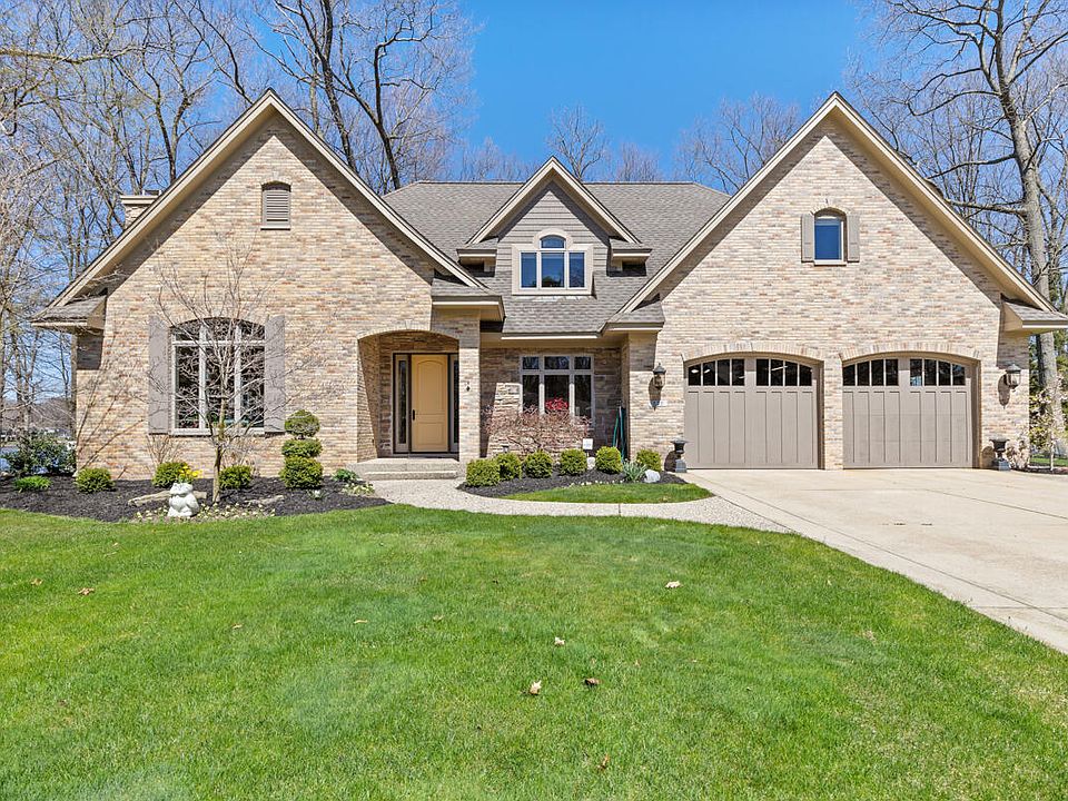 1st image of 823 Barkentine Dr