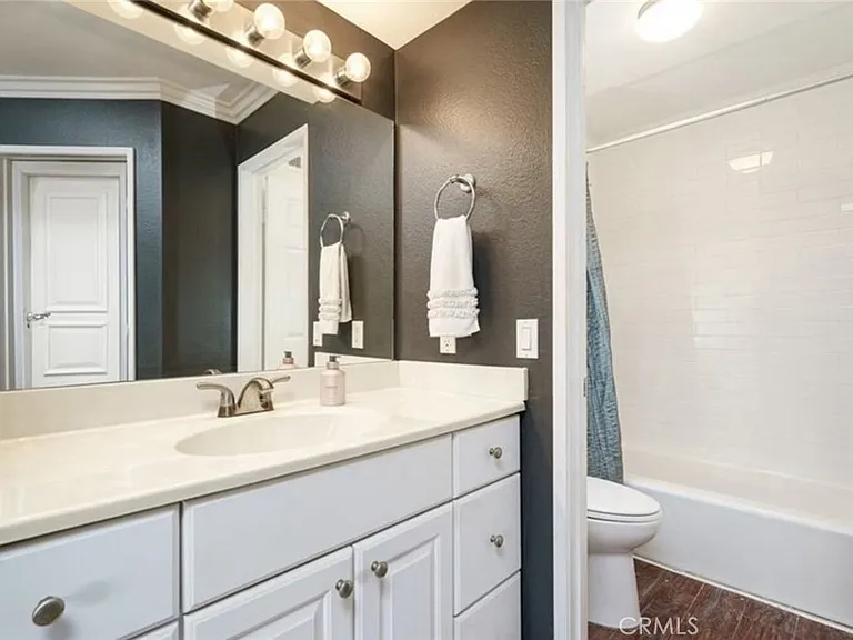 60 Corniche Dr #F — Photo 10