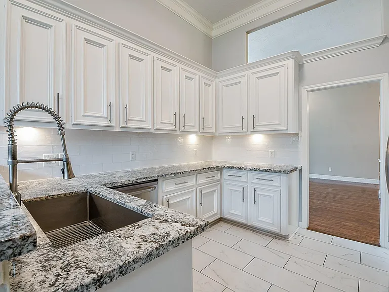 21818 Windsor Castle Dr — Photo 13