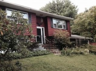 146 Bower Rd, Poughkeepsie, NY 12603