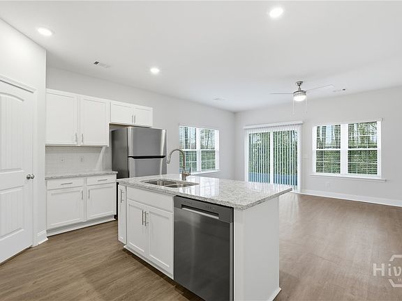 5th image of 116 Hinesley Way