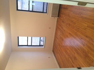 25-05 72nd St, Flushing, NY 11370