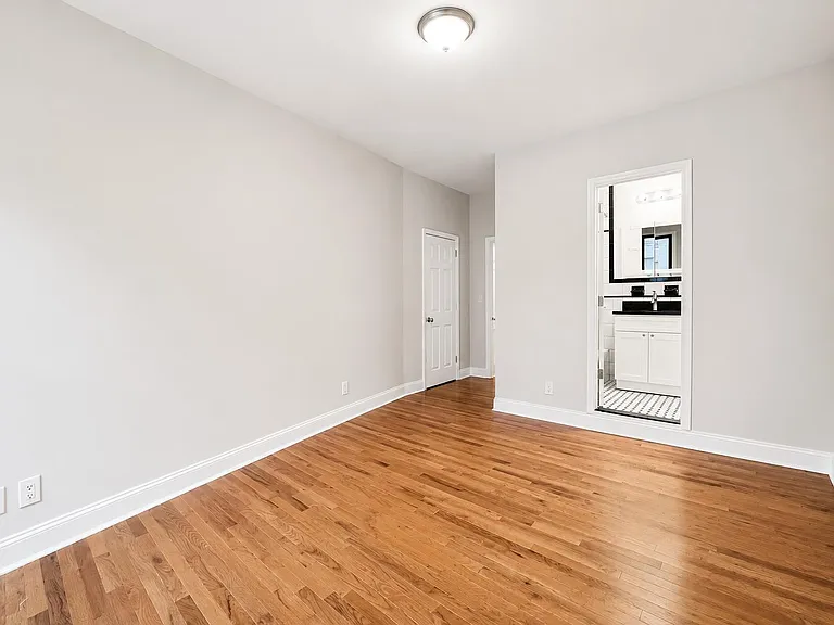 300 Fort Washington Ave #1E — Photo 4