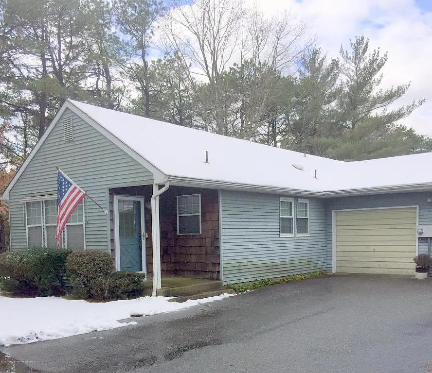 27D Medford Rd Space 61 photo 1