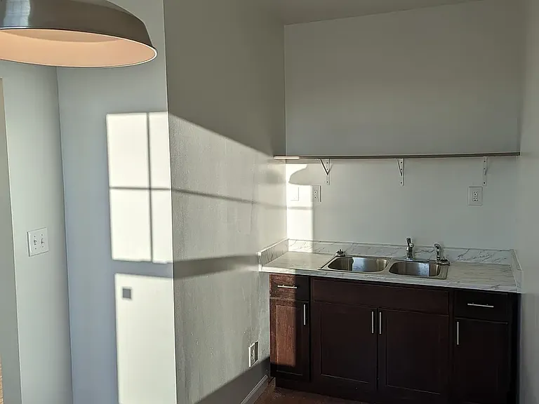 9 Woodland Apartments — Photo 40