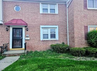 5859 Bear Creek Dr, Bedford Heights, OH