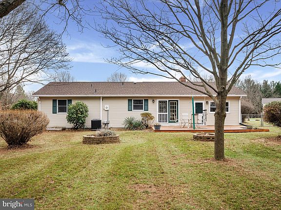 2nd image of 109 White Pine Cir