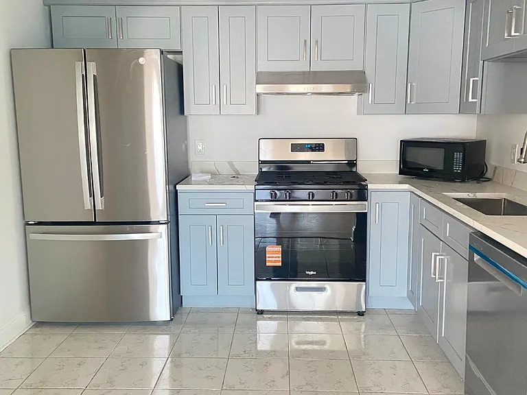 56-60 Ferguson St #B4 — Photo 4