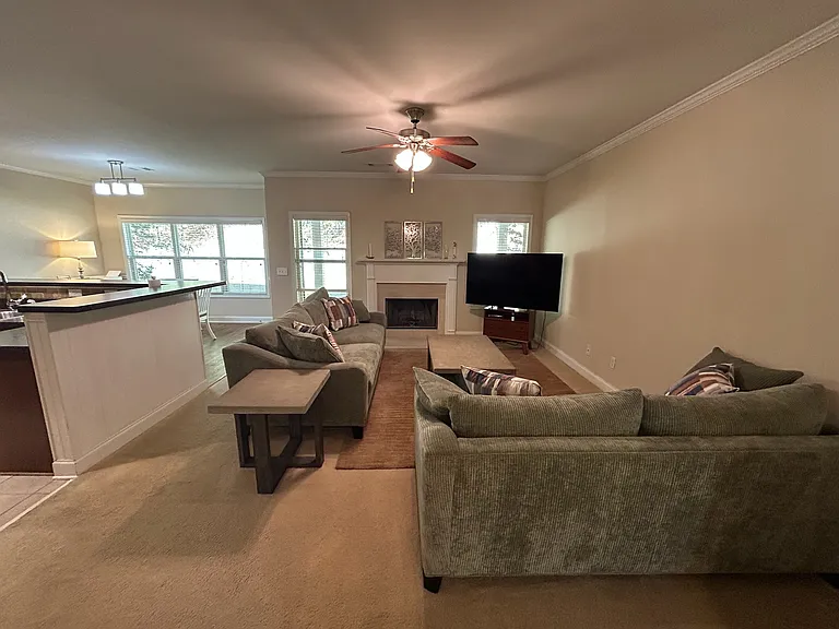 1559 Blackstone Way — Photo 3