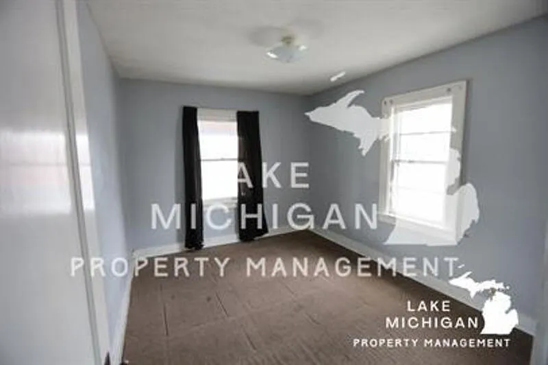 2 bed, 1.0 bath, 886 sqft, $1,595 — Photo 3