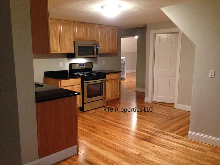 24 Baker St #3 — Photo 6