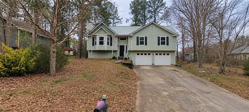 4 bed, 2.0 bath, 2059 sqft, $2,500 — Photo 1