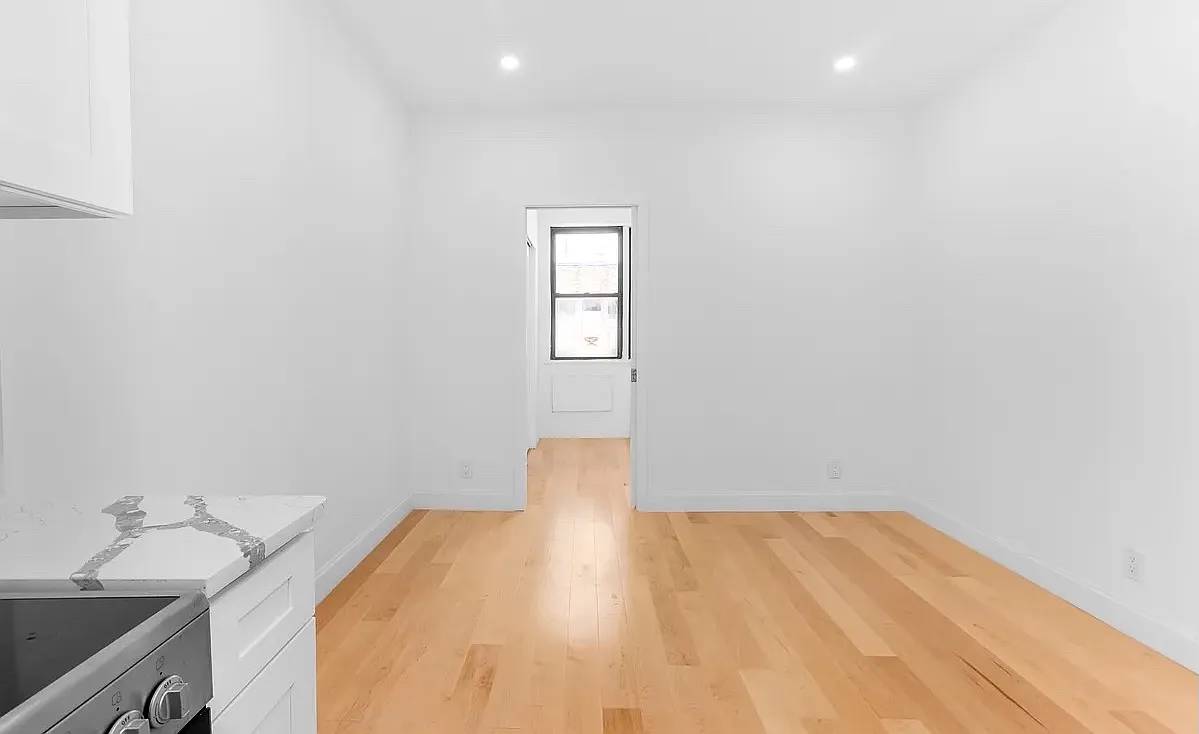 324 East 84th Street — Photo 3