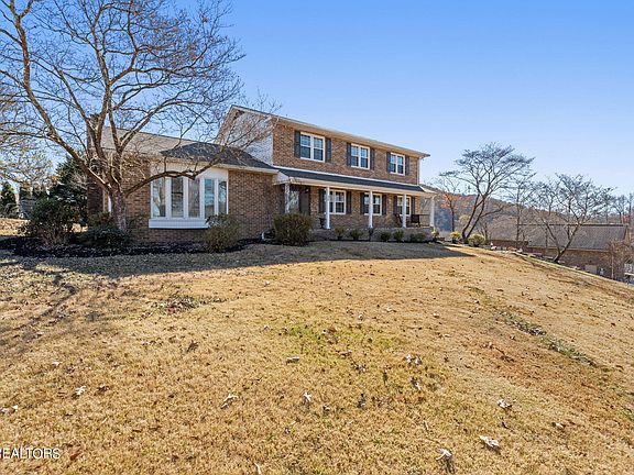 2nd image of 604 Vista Dr