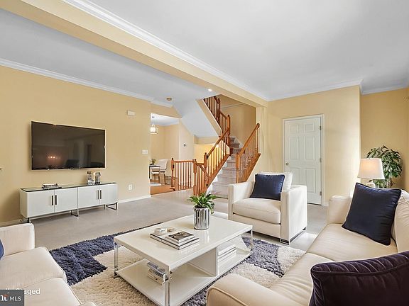 3rd image of 8078 Horseshoe Cottage Cir