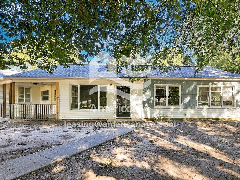 110 Sharyn Ln
