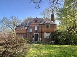 16400 Glynn Rd, Cleveland Heights, OH 44112