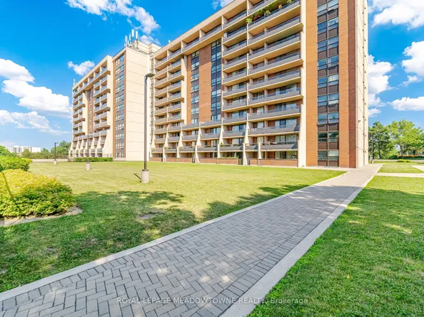 2929 Aquitaine Ave #501, Mississauga, ON L5N 2C7