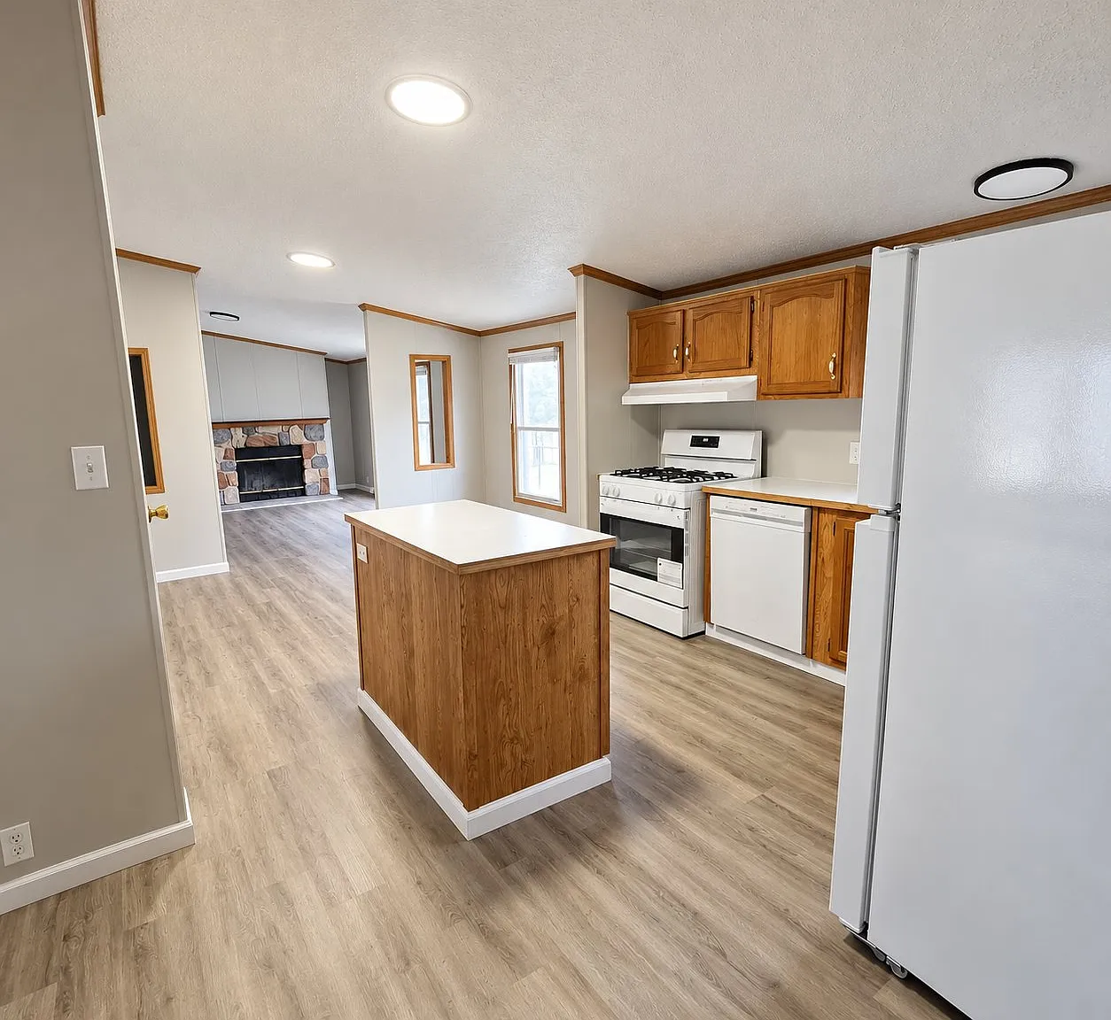 3 bed, 1512 sqft, $1,118 — Photo 1