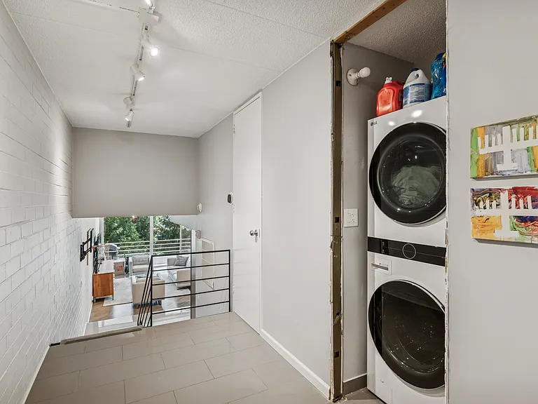 630 Vernon Ave #10 — Photo 10