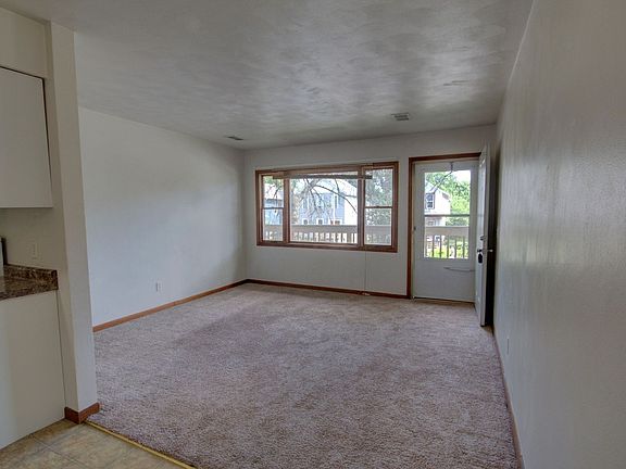 3rd image of 614 E 15th St APT 5