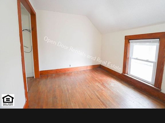 3rd image of 607 W Monroe St APT 3