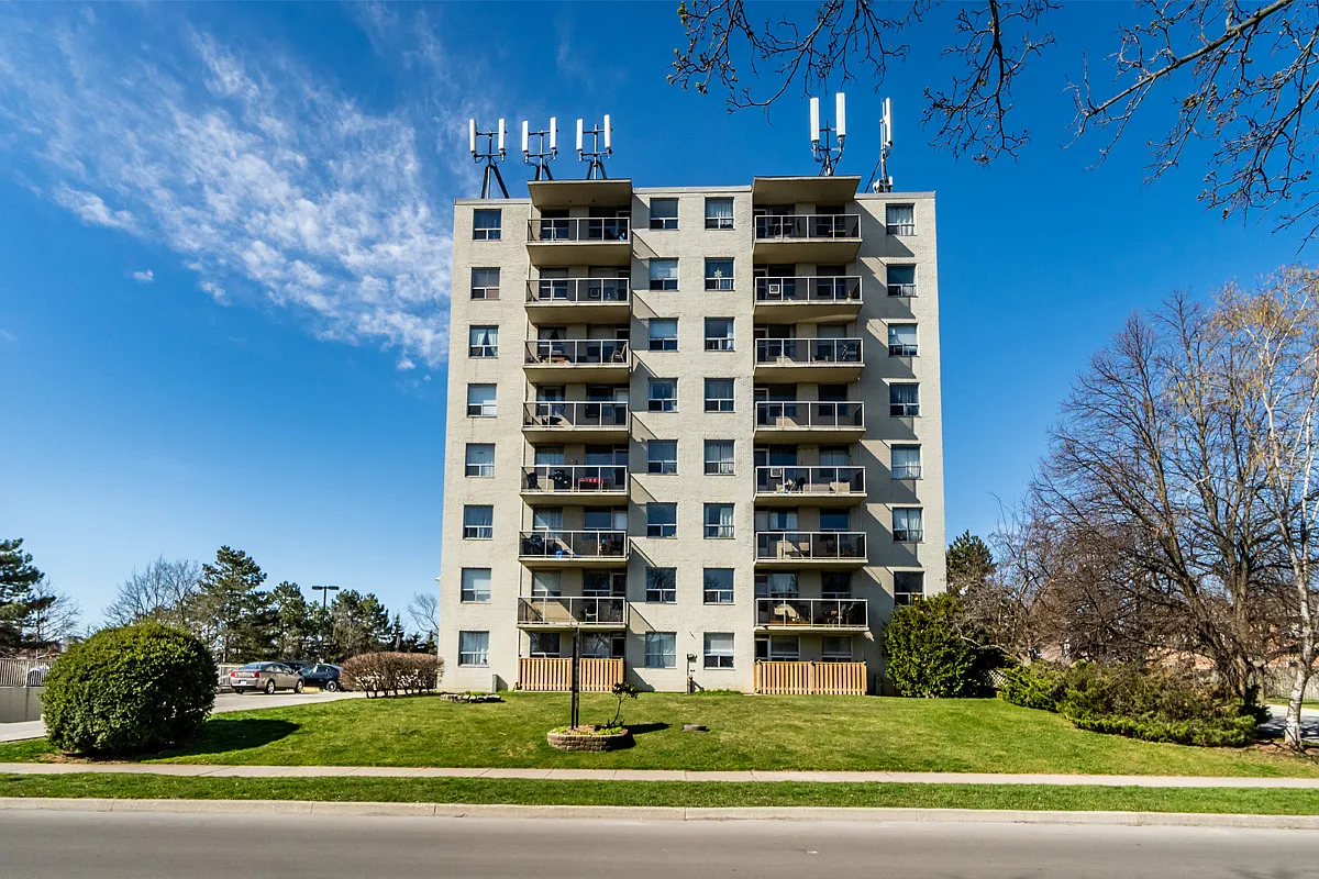 Longmoor Terrace Apartments — Photo 2
