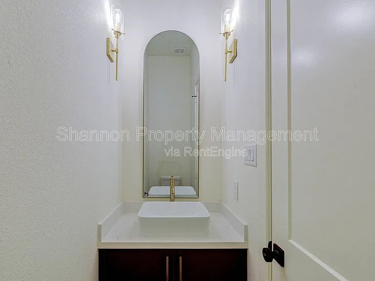 1803 Dunlavy St — Photo 9