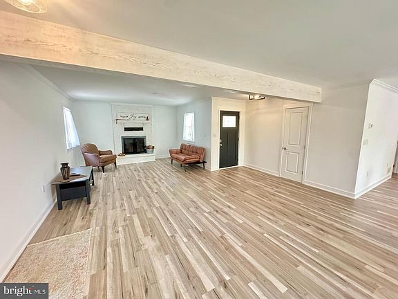 5th image of 28580 Hickory Dr