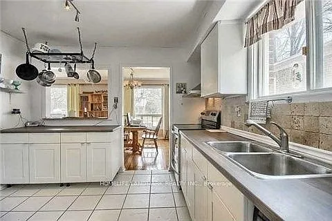 326 Lorne Ave — Photo 6