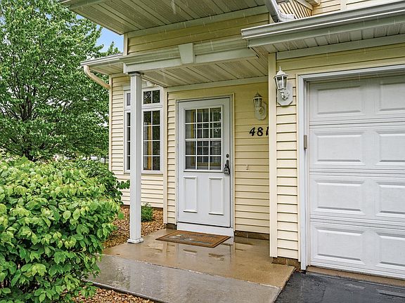 4th image of 481 Aqua Cir