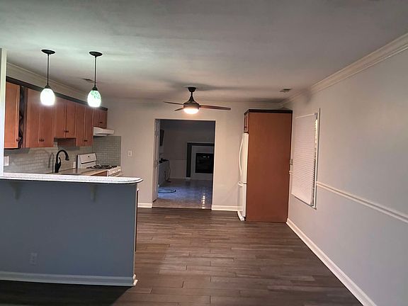 5th image of 6 Fairview St