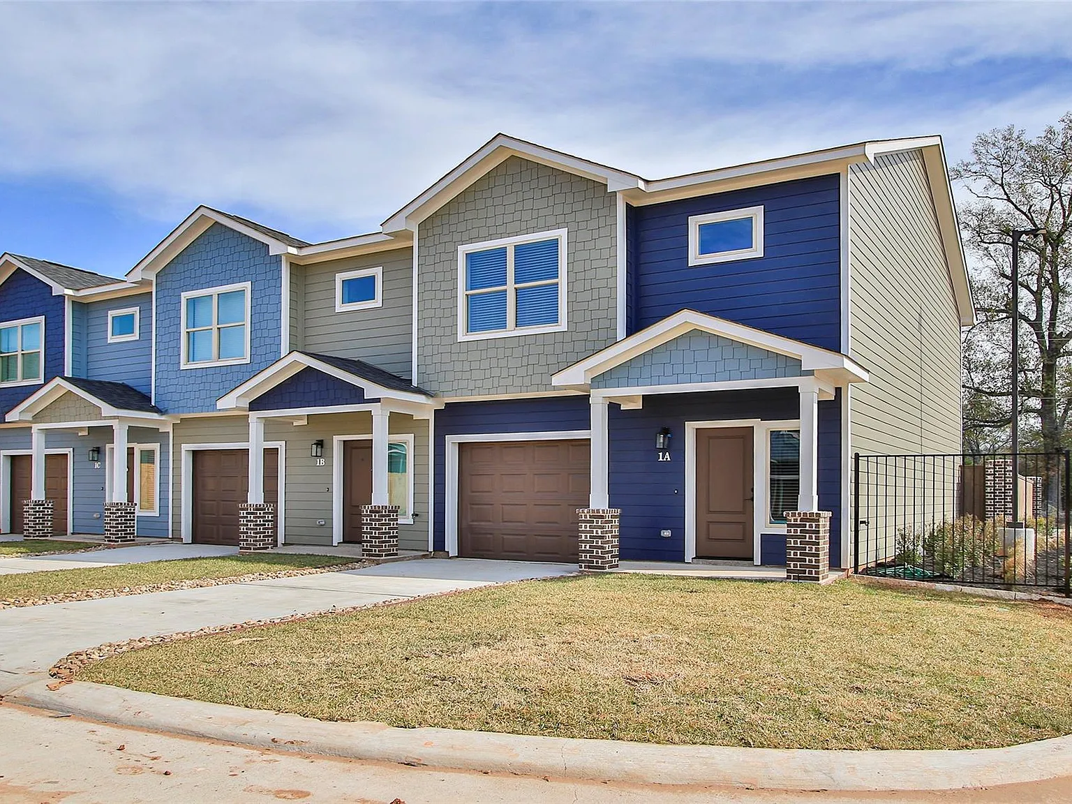 3 bed, 2.0 bath, 1366 sqft, $1,750 — Photo 2