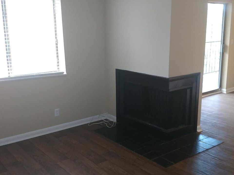 1st image of 281 Highwood Dr