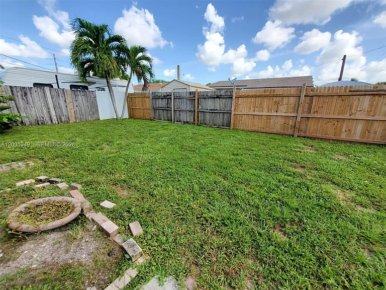 2114 McKinley St #A — Photo 13