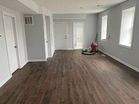 2nd image of 605 Main St #1-5