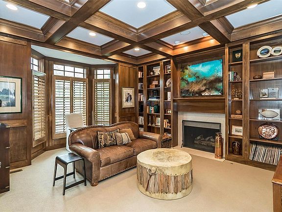 3rd image of 9 Glen Creek Ln